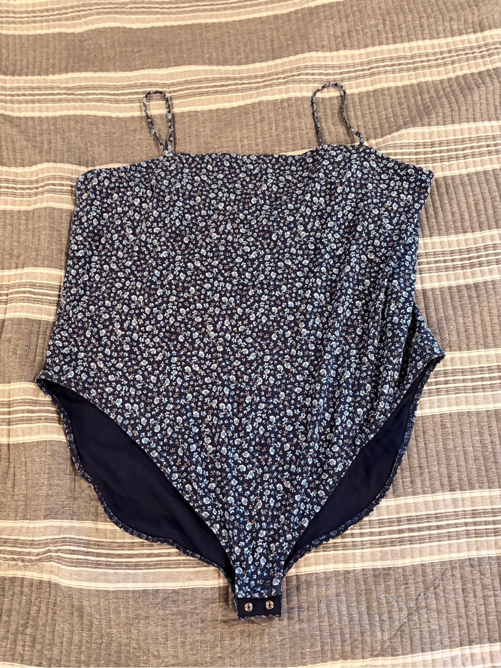 Old Navy Women’s Plus Size 4X Floral Snap-Front Bodysuit